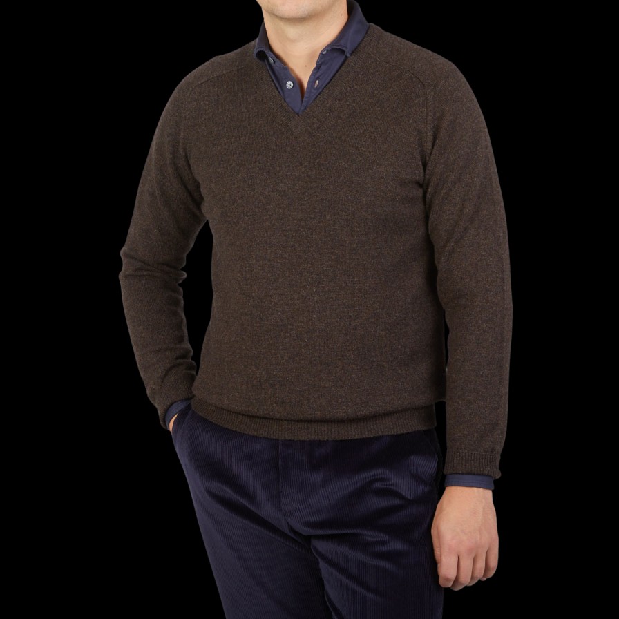 Alan Paine Cocoa Brown Lambswool V-Neck Best